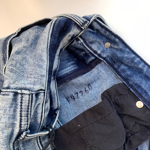 Black Orchid Jude Mid Rise Skinny Jeans Acid Wash - Picture 7 of 7